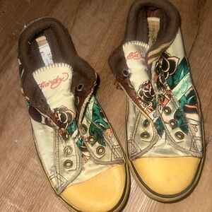 Don edhardy beige, yellow, and green design sneaker size 6 in women’s (no laces)